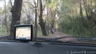 Kierowca pick-upa zerżnie w lesie młodego Juliana