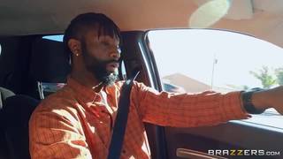 Osa Lovely obciąga przez dziurę i dostaje sodomię