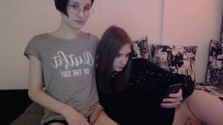 Trans dziewczyny rozbrykały się przed kamerą