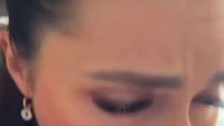 Młoda brunetka umiejętnie zrobi loda kochankowi