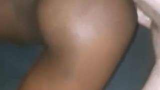 Seks taśma z napalona czarną dziwką podnieca!