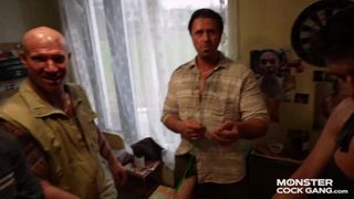 Podzieli się swoją dziewczyną Alexxa Vice z kuzynami