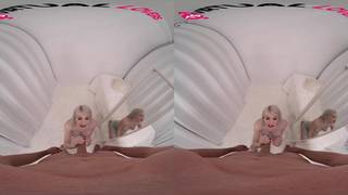 Jedną z rzeczy, które Izzy Wilde uwielbia najbardziej, jest seks VR porno