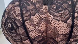 Syren De Mer oddaje dużą dupę wielkimu kutasowi Dredda