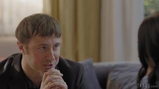 Piękna brunetka Charlotte Sins obciąga kutasa Chada Alva