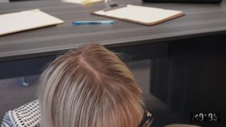 Katee V zostaje wyruchana przez swojego współpracownika Tony Rubino