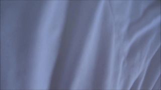 Kira Fox to idealna rosyjska MILF do walenia konia i ruchania