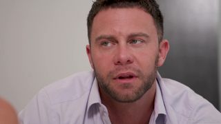 Nympho MILF Andi Avalon przekonuje swojego pasierba Setha Gamble do zerżnięcia jej