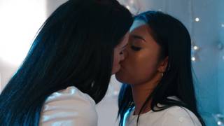 Gia miała koszmary, więc Reagan zjadł jej cipkę, aby ją uspokoić