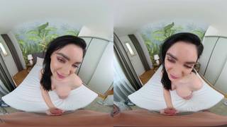 Brunetka zadowala nas porno POV i VR, aby to poczuć