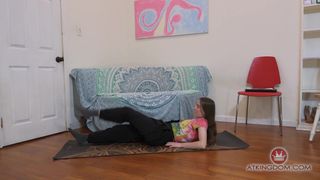 Sia Wood jest cała owłosiona, ale uwielbiamy oglądać jej ciało w ten sposób