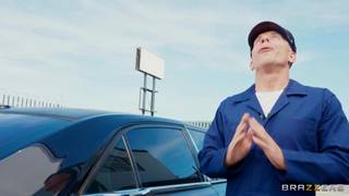 Trójkąt w limuzynie Blake Blossom i Hailey Rose z Mick Blue