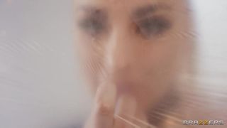 Napalone lesbijki Anna Claire i Nicole Doshi ssące siebie nawzajem