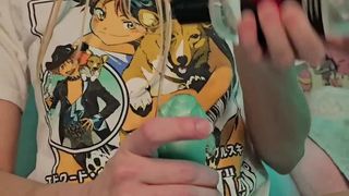 Jak dobrze jest zobaczyć blondynkę bawiącą się swoim wibratorem