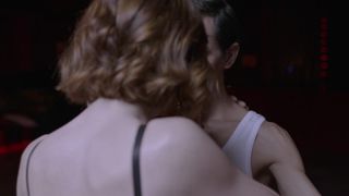 Louise Swell zostaje wyruchana w trójkę po erotycznym tangu