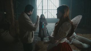 Lucy Huxley i Maximo Garcia pieprzą się dziko w stodole