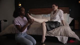 Dobry seks lesbijski interracial między Lacey London a Jessica Ryan